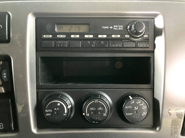 UDトラックスクオンアルミウイング大型（10t）[写真35]