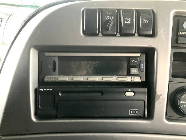 UDトラックスクオンアルミウイング大型（10t）[写真36]