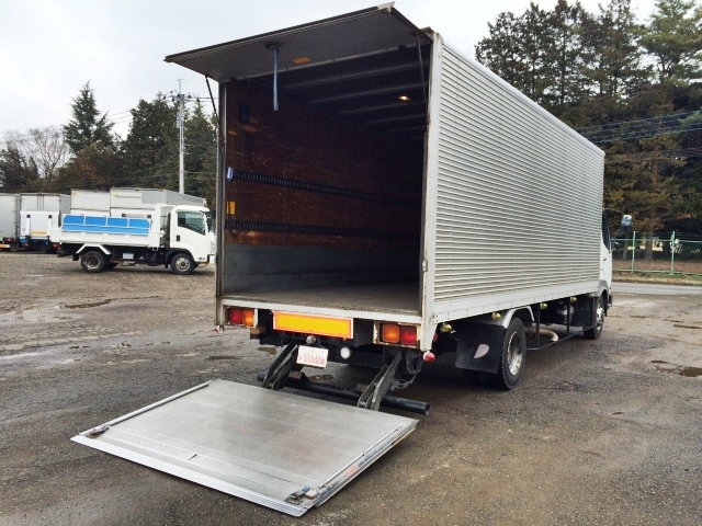 三菱ふそうファイターアルミバン中型（4t）[写真02]