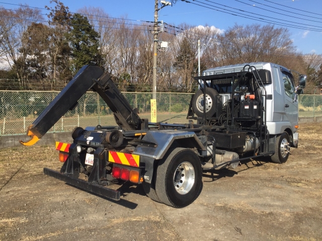 三菱ふそうファイターアームロール中型（4t）[写真02]