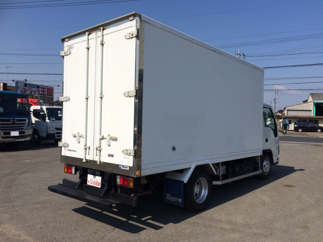 いすゞエルフ冷凍車（冷蔵車）小型（2t・3t）[写真02]