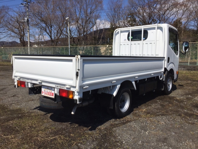 日産アトラス平ボディ小型（2t・3t）[写真02]