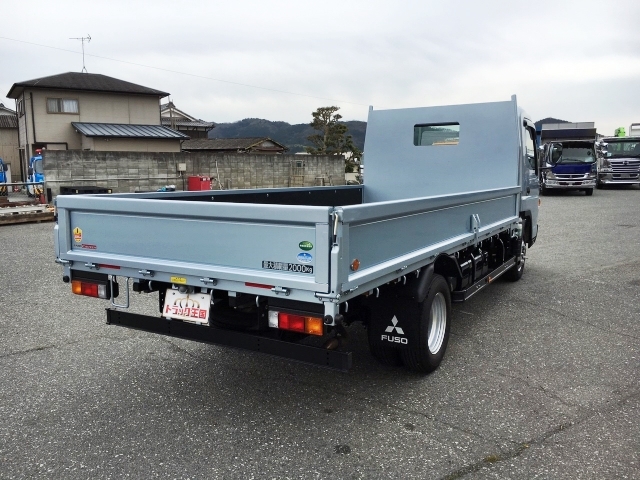 三菱ふそうキャンター平ボディ小型（2t・3t）[写真02]