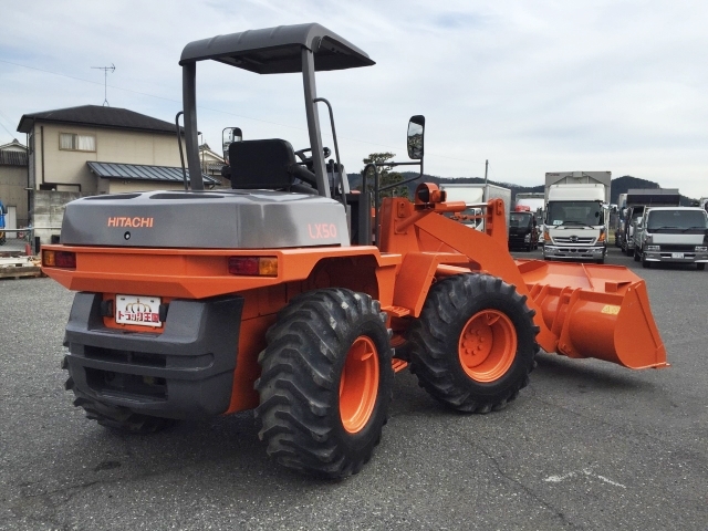 日立タイヤショベル（ホイルローダー）[写真02]