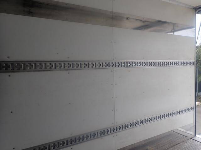 三菱ふそうファイターアルミバン中型（4t）[写真23]