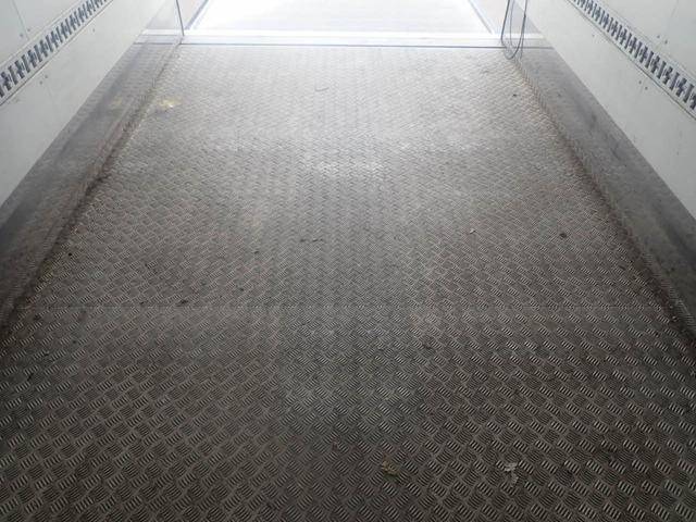 三菱ふそうファイターアルミバン中型（4t）[写真24]