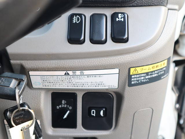 三菱ふそうキャンタークレーン5段小型（2t・3t）[写真34]