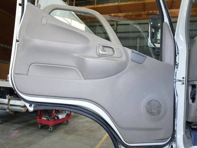 トヨタトヨエース平ボディ小型（2t・3t）[写真30]