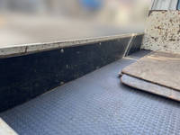 三菱ふそうキャンター平ボディ小型（2t・3t）[写真10]