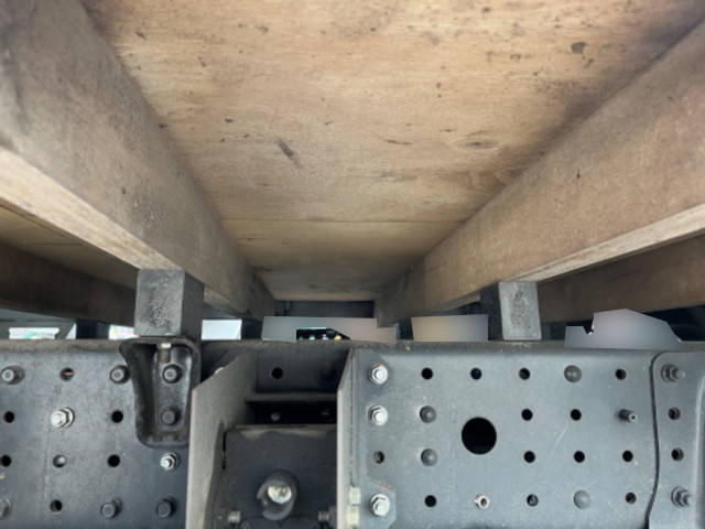 三菱ふそうキャンター平ボディ小型（2t・3t）[写真14]