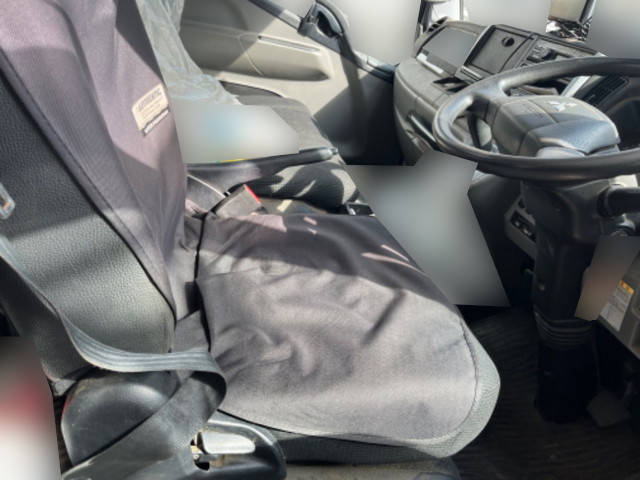 三菱ふそうキャンター平ボディ小型（2t・3t）[写真19]