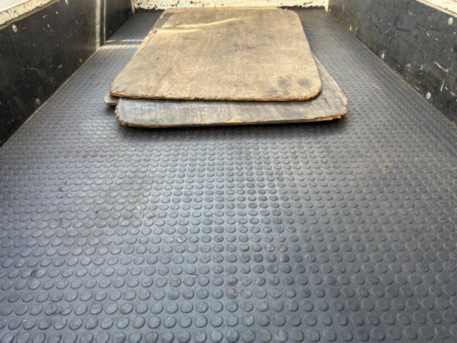 三菱ふそうキャンター平ボディ小型（2t・3t）[写真09]