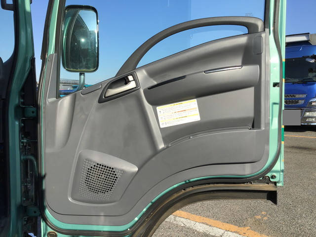 いすゞエルフアルミブロック小型（2t・3t）[写真28]