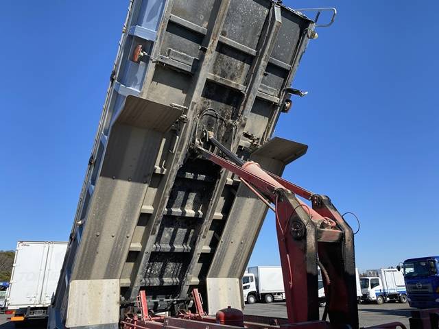 三菱ふそうスーパーグレートダンプ大型（10t）[写真13]