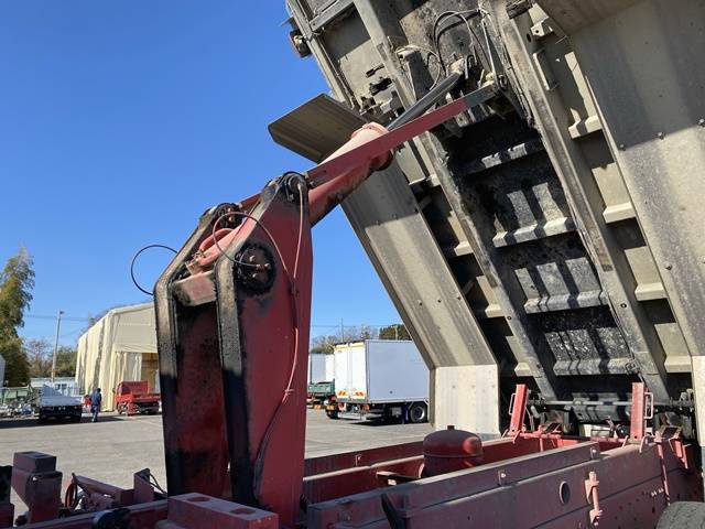 三菱ふそうスーパーグレートダンプ大型（10t）[写真14]