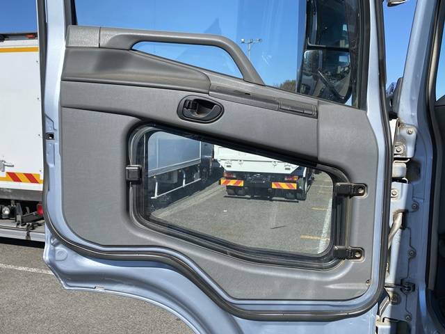 三菱ふそうスーパーグレートダンプ大型（10t）[写真30]