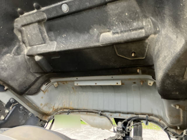 UDトラックスクオンダンプ大型（10t）[写真22]