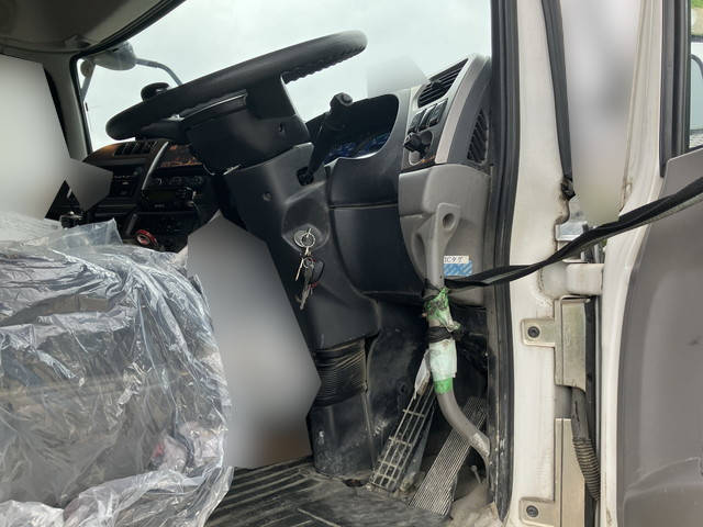 UDトラックスクオンダンプ大型（10t）[写真29]