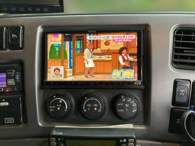 UDトラックスクオンダンプ大型（10t）[写真35]