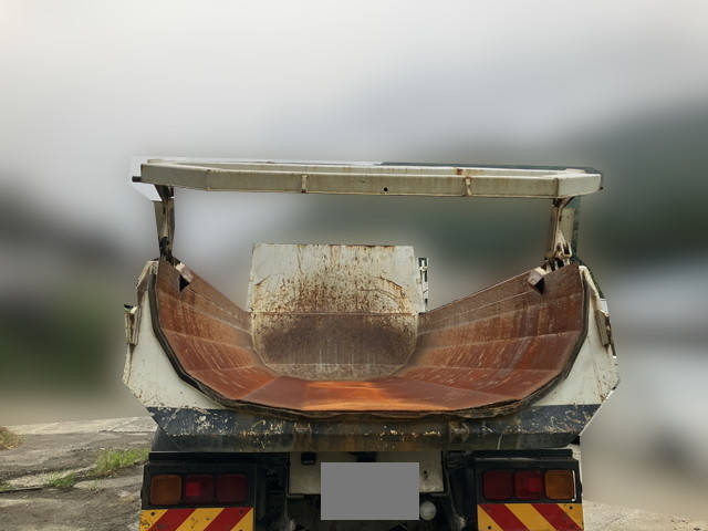 UDトラックスクオンダンプ大型（10t）[写真07]