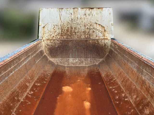 UDトラックスクオンダンプ大型（10t）[写真08]