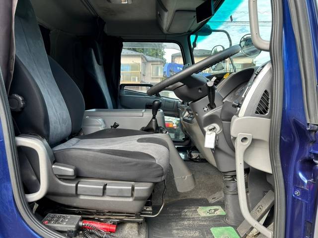 UDトラックスコンドルアルミブロック増トン（6t・8t）[写真17]