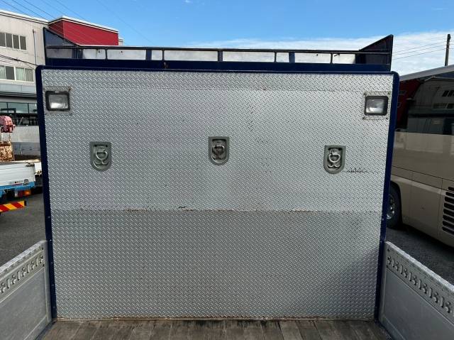 UDトラックスコンドルアルミブロック増トン（6t・8t）[写真05]