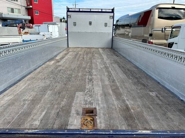 UDトラックスコンドルアルミブロック増トン（6t・8t）[写真09]