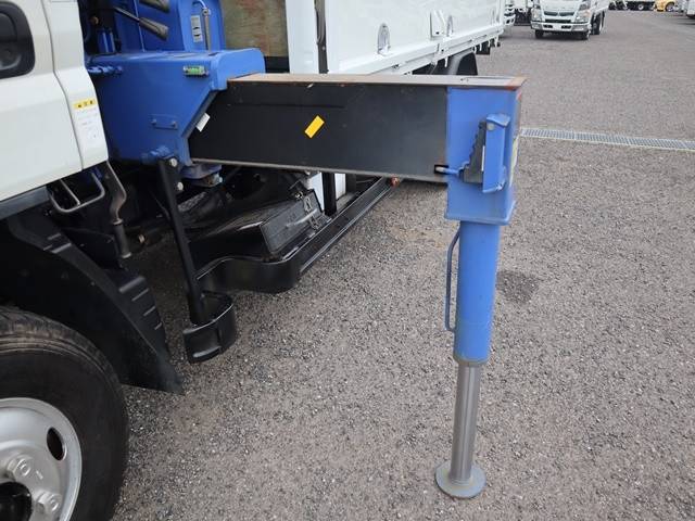 三菱ふそうキャンタークレーン4段小型（2t・3t）[写真10]