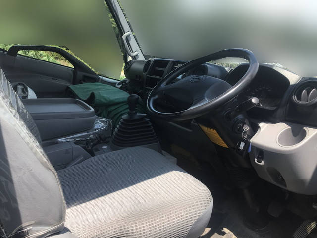 日野デュトロアルミブロック小型（2t・3t）[写真24]