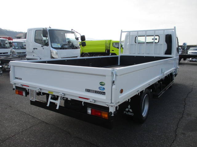 三菱ふそうキャンター平ボディ小型（2t・3t）[写真04]