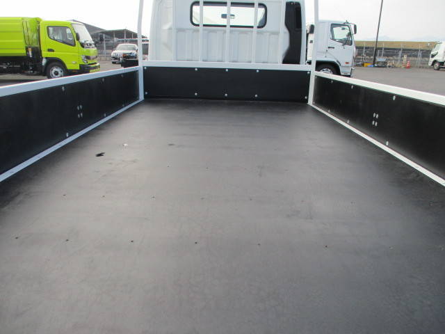 三菱ふそうキャンター平ボディ小型（2t・3t）[写真05]