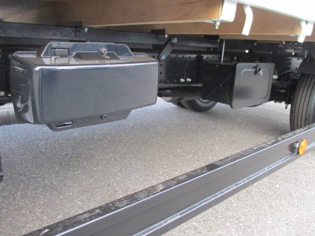 三菱ふそうキャンター平ボディ小型（2t・3t）[写真06]