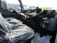 三菱ふそうキャンター平ボディ小型（2t・3t）[写真08]