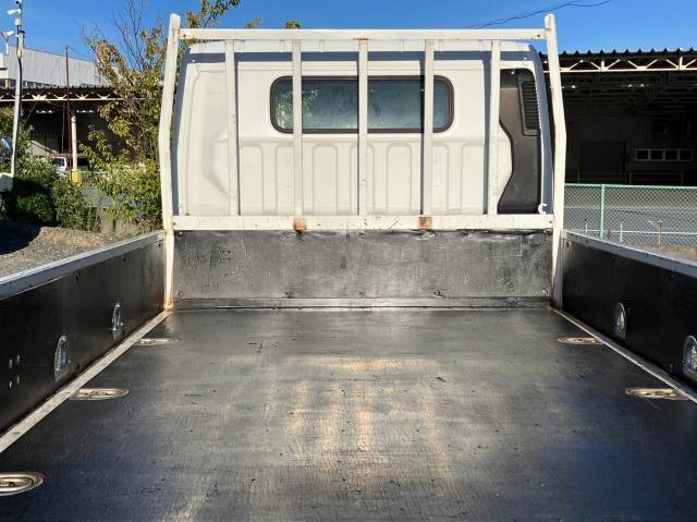 三菱ふそうキャンター平ボディ小型（2t・3t）[写真14]