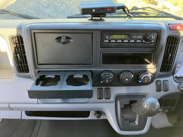 三菱ふそうキャンター平ボディ小型（2t・3t）[写真35]