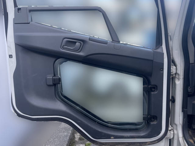 三菱ふそうファイターセルフクレーン3段増トン（6t・8t）[写真28]