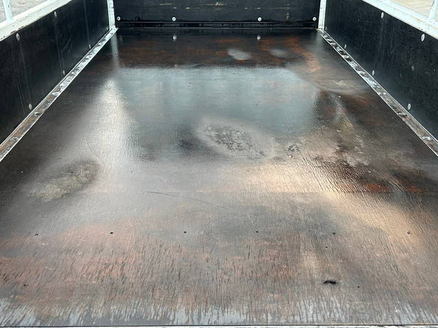 三菱ふそうキャンター平ボディ小型（2t・3t）[写真11]