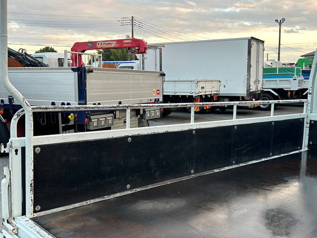 三菱ふそうキャンター平ボディ小型（2t・3t）[写真12]