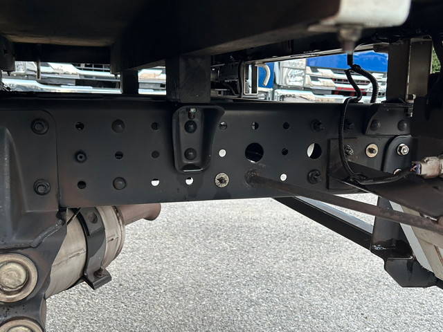 三菱ふそうキャンター平ボディ小型（2t・3t）[写真16]