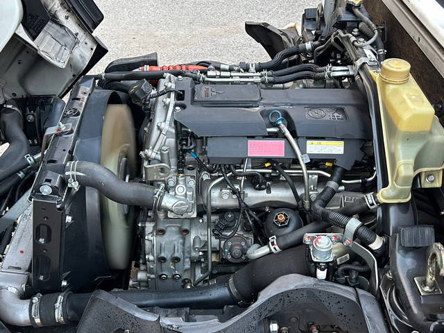 三菱ふそうキャンター平ボディ小型（2t・3t）[写真20]