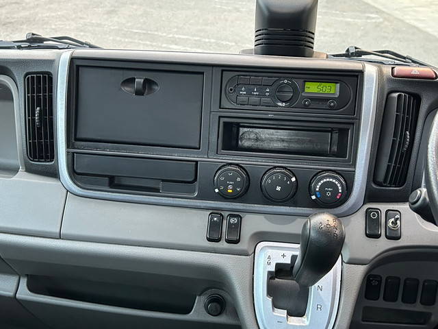 三菱ふそうキャンター平ボディ小型（2t・3t）[写真25]