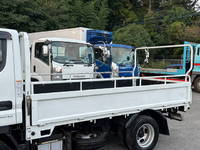 三菱ふそうキャンター平ボディ小型（2t・3t）[写真06]