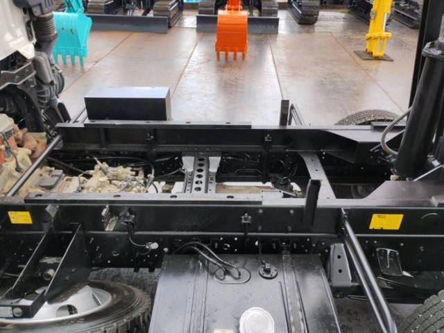 日野レンジャーダンプ中型（4t）[写真24]