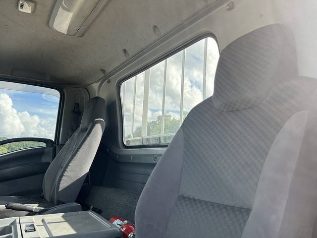 いすゞフォワードアルミブロック中型（4t）[写真21]