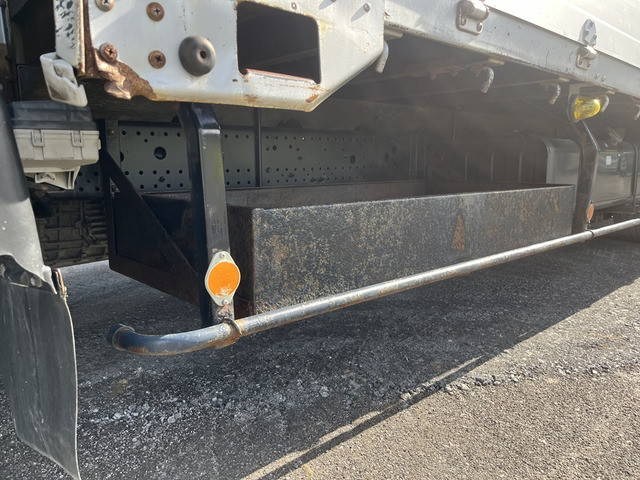 いすゞフォワードアルミブロック中型（4t）[写真38]