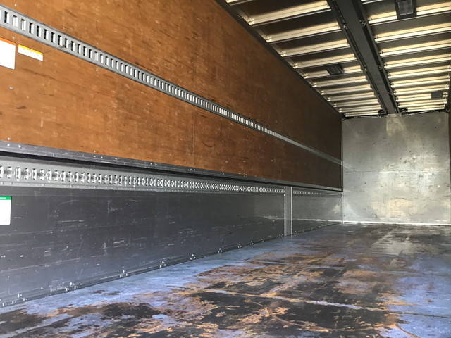 いすゞギガアルミウイング大型（10t）[写真15]