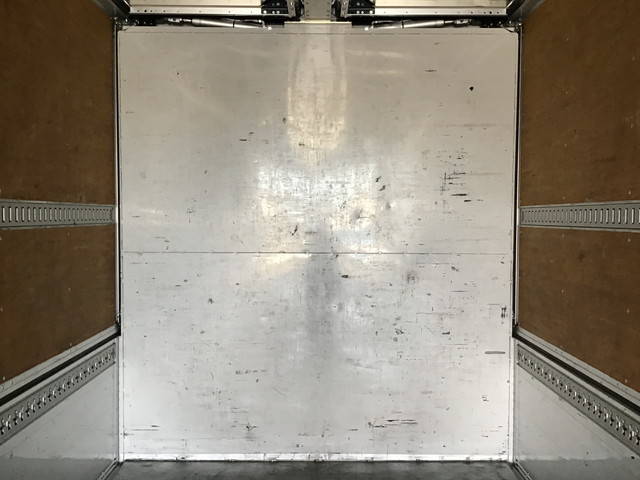 いすゞギガアルミウイング大型（10t）[写真18]