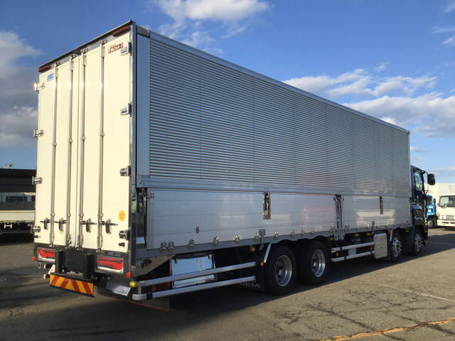 いすゞギガアルミウイング大型（10t）[写真02]