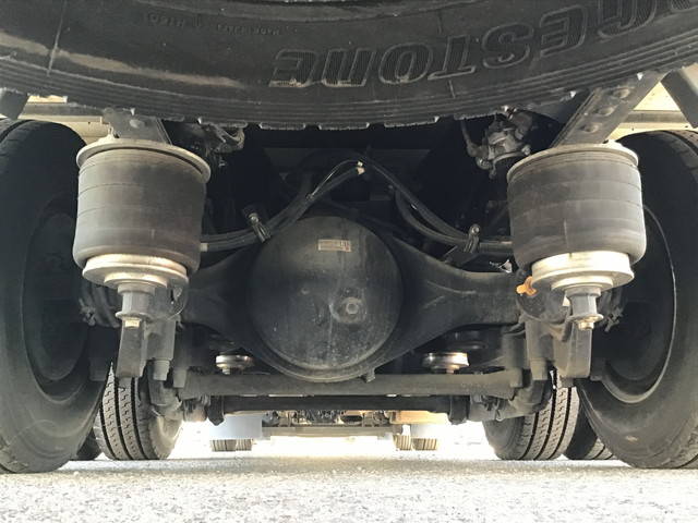 いすゞギガアルミウイング大型（10t）[写真26]